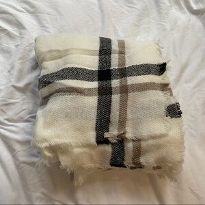 H&M Oversized scarf black, white, and tan